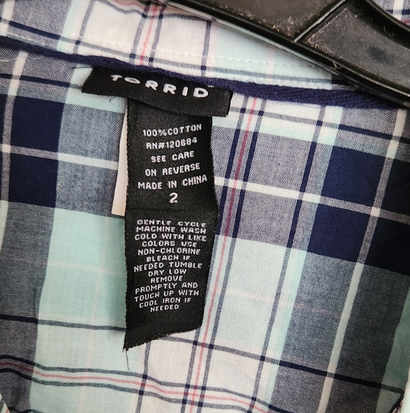 Torrid Blue and White Plaid Shirt Size 2X - Picture 2 of 3